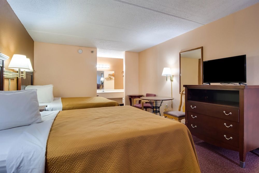 Standard Room, 2 Queen Beds, Smoking