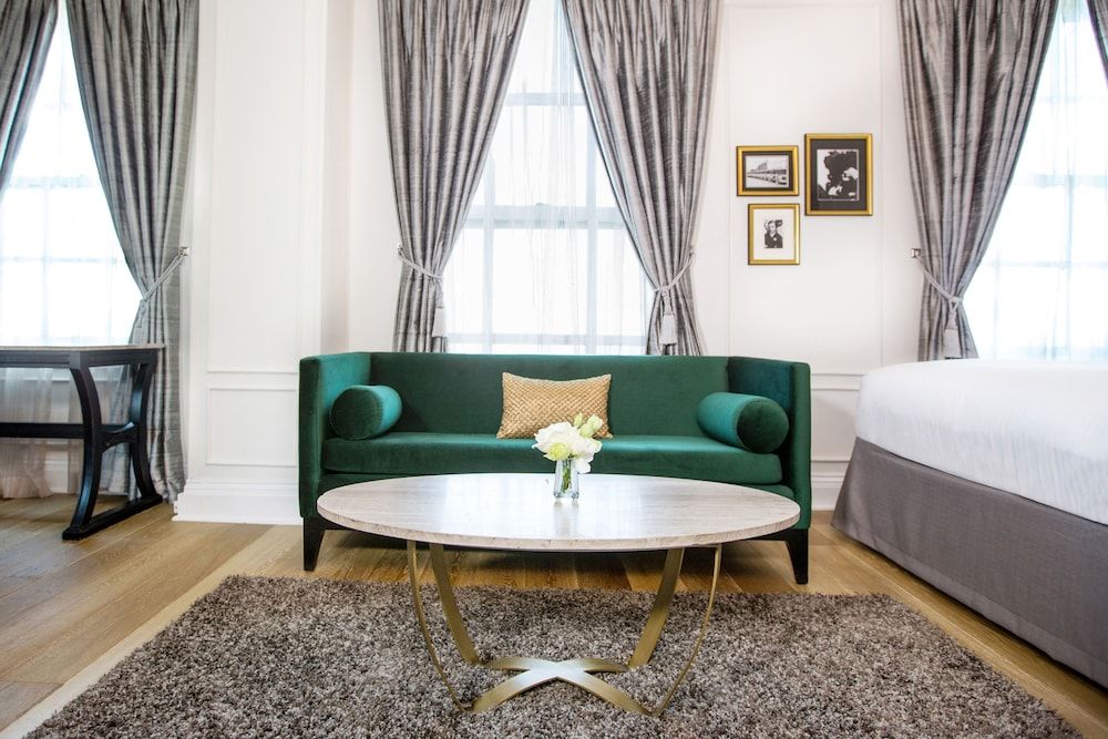 The Culver Hotel Studio, 2 Queen Beds 9