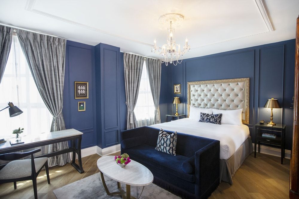 The Culver Hotel Luxury Room, 1 King Bed 3