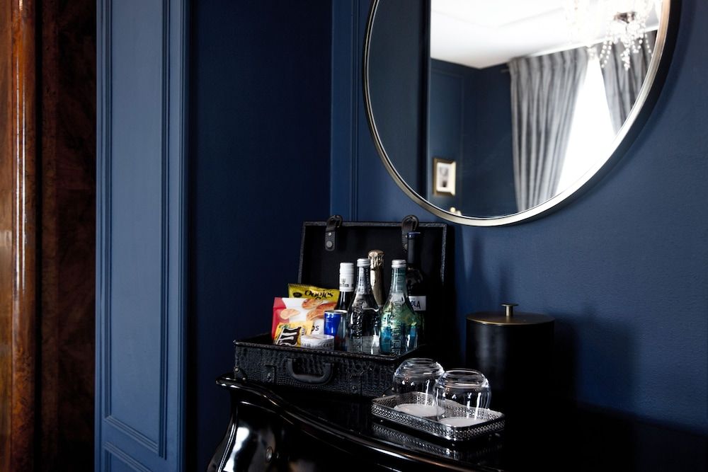 The Culver Hotel Luxury Room, 1 King Bed 11