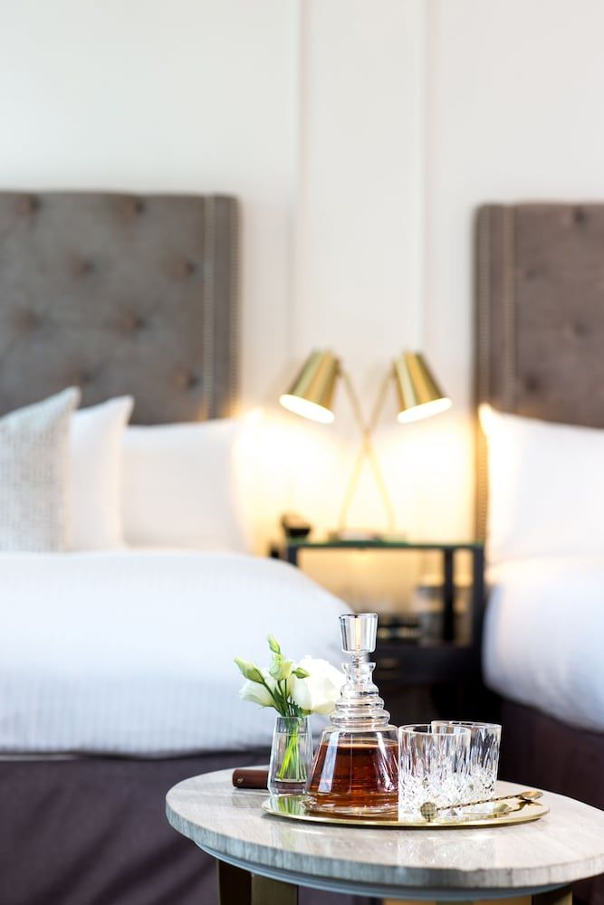 The Culver Hotel Studio, 2 Queen Beds 2