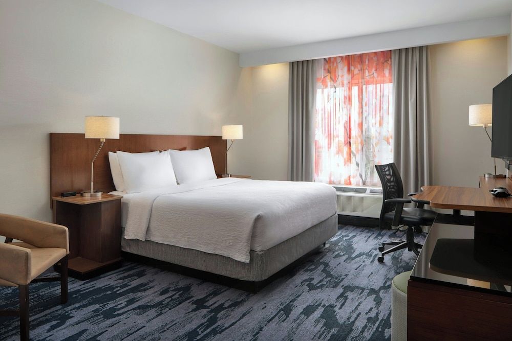 undefined Fairfield Inn & Suites by Marriott Niagara Falls 6