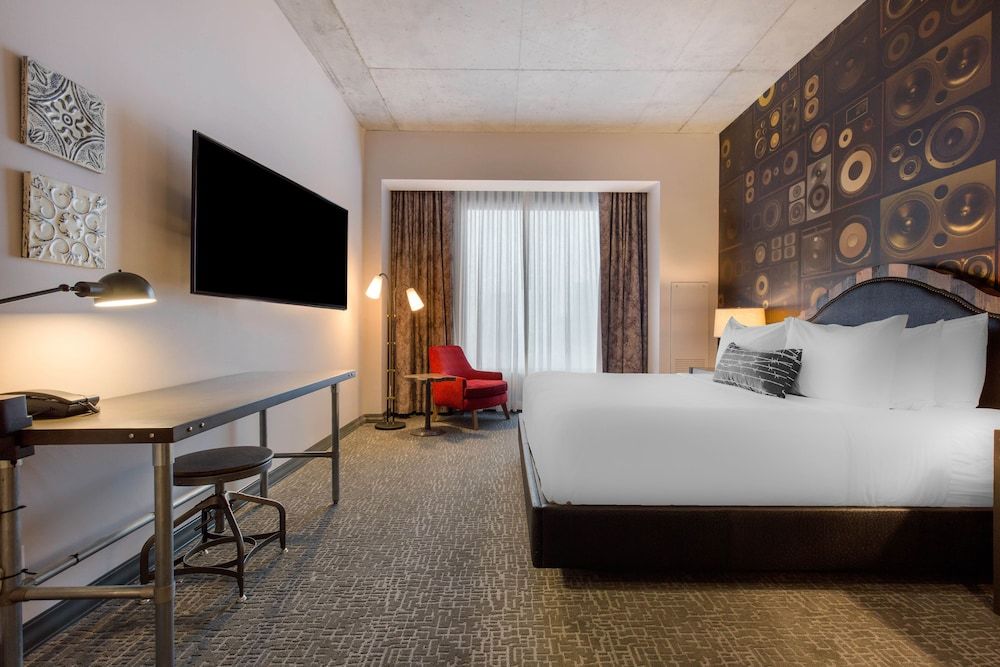 Room, 1 King Bed, Upper Floor, Non Smoking