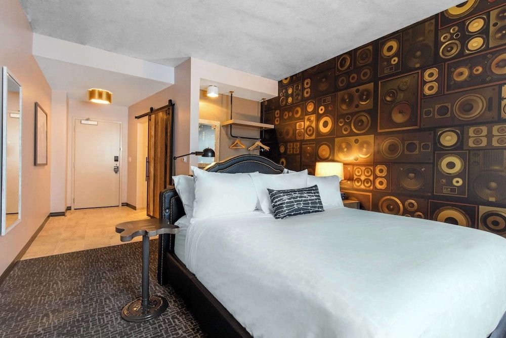 Standard Room, 1 King Bed, Non Smoking