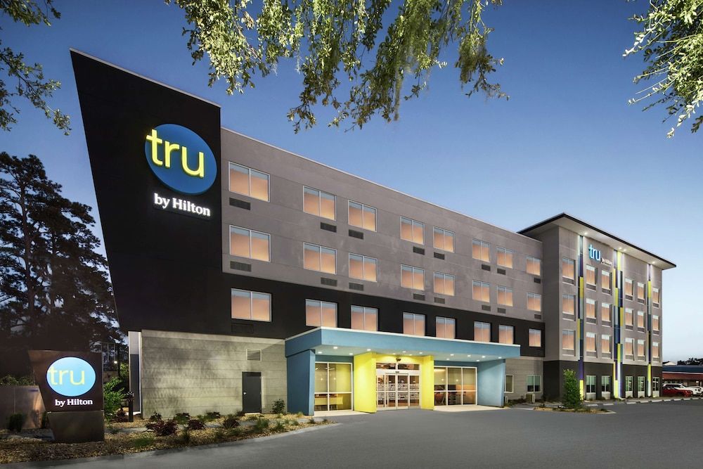 undefined Tru by Hilton Savannah Midtown, GA