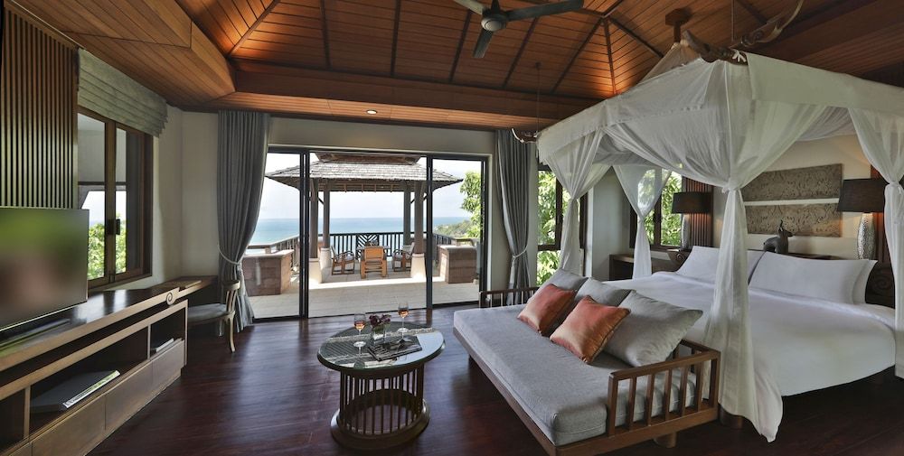 Hillside Oceanview Private Pool Villa 3 Bedrooms