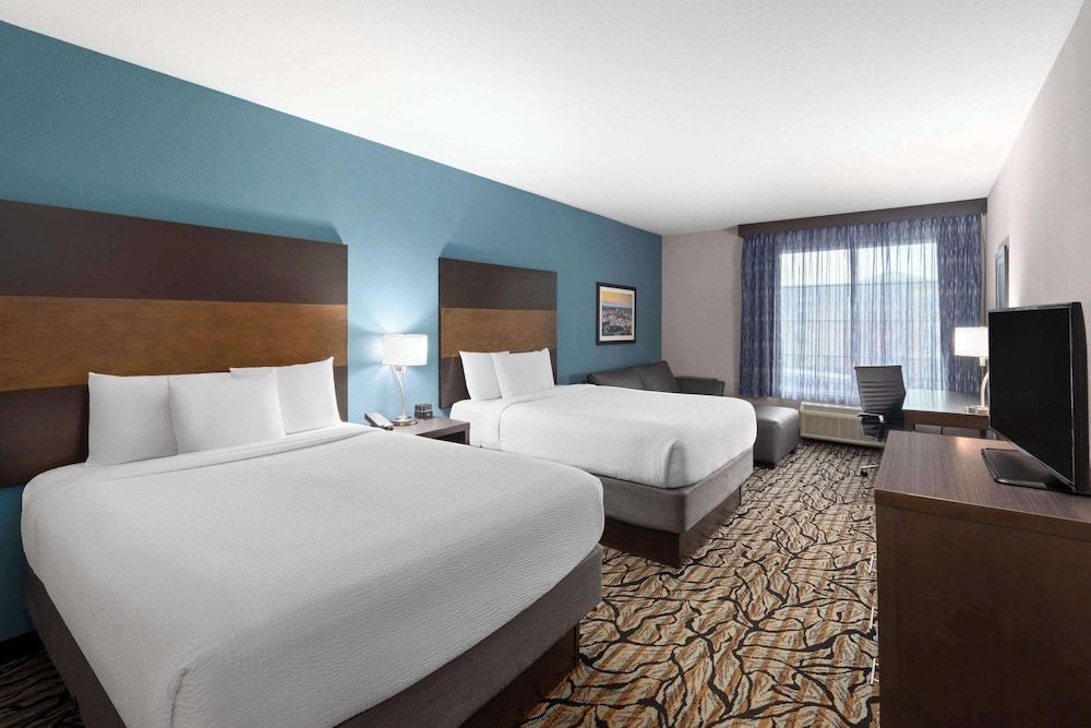 Deluxe Room, 2 Queen Beds, Non Smoking