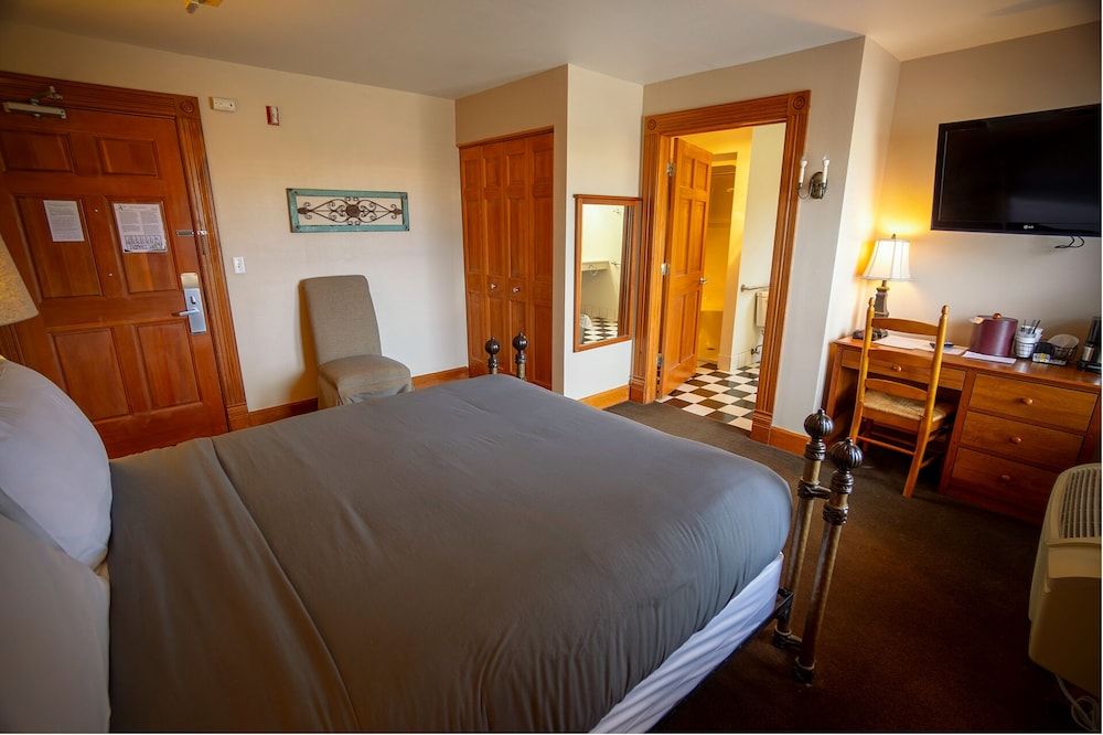 Disabled Accesible Queen Room