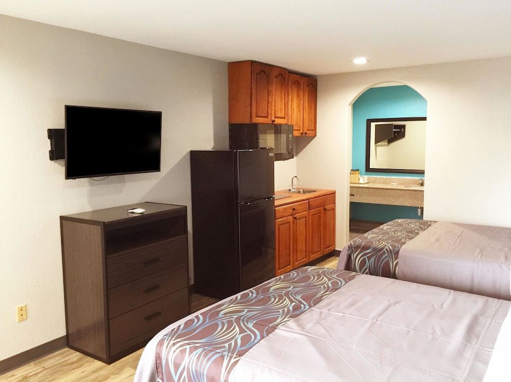 Room, 2 Queen Beds, Non Smoking, Kitchenette