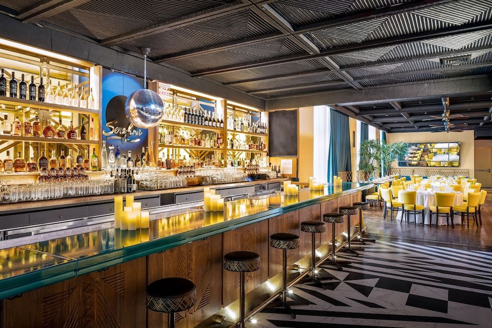 undefined Pod Times Square 2