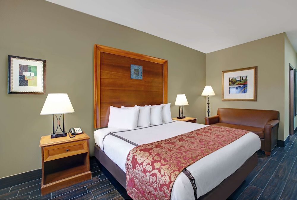 Standard Room, 1 King Bed, Non Smoking, Kitchenette