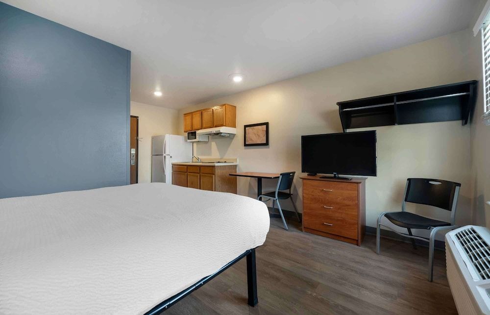 Extended Stay America Select Suites - Ogden Deluxe Studio, 1 Double Bed with Sofa bed, Accessible Bathtub, Non Smoking