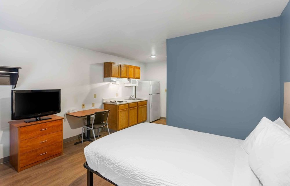 Extended Stay America Select Suites - Ogden Standard Studio, 1 Double Bed, Non Smoking, Refrigerator & Microwave 3