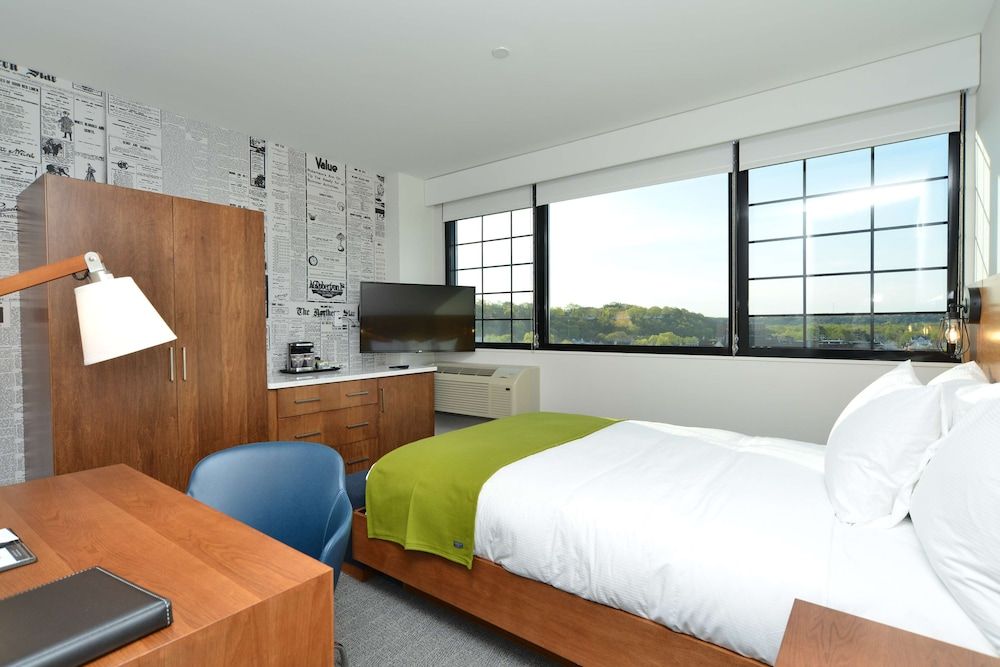 Junior Suite, 1 King Bed, Accessible, Non Smoking (Hearing)
