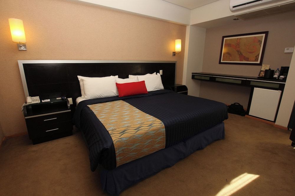 Hotel Colon Plaza Business Class Executive Room 3