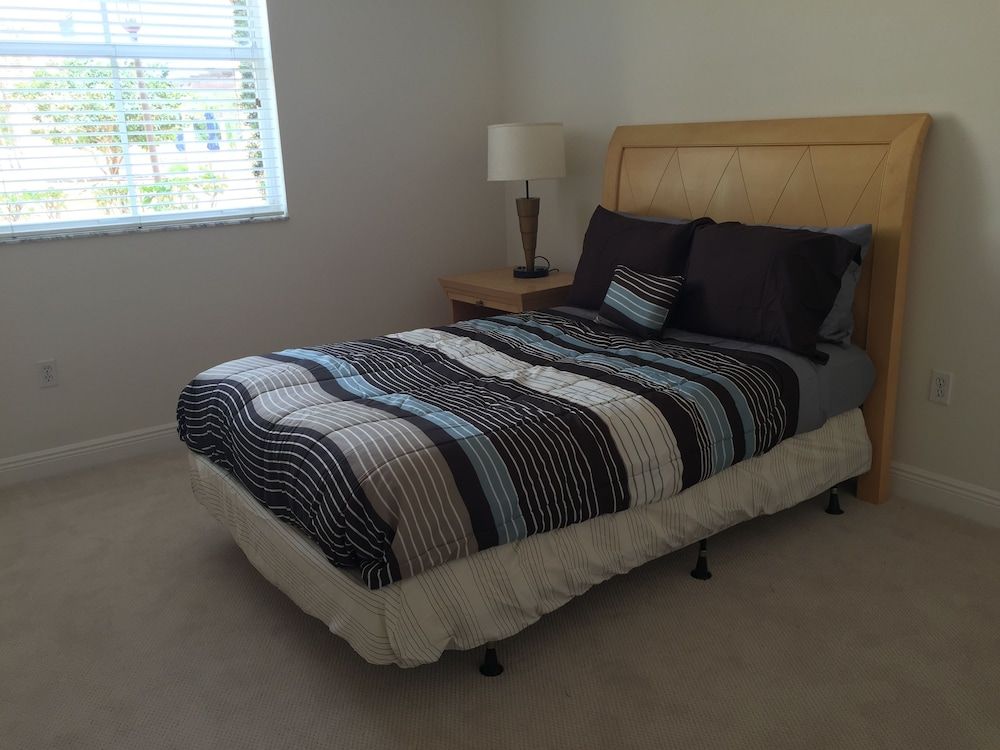 Luxury Apartment, 1 Bedroom, Pool Access, City View