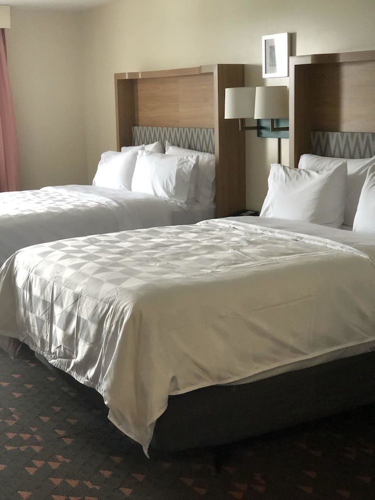 Standard Room, 2 Queen Beds, Accessible (Comm)
