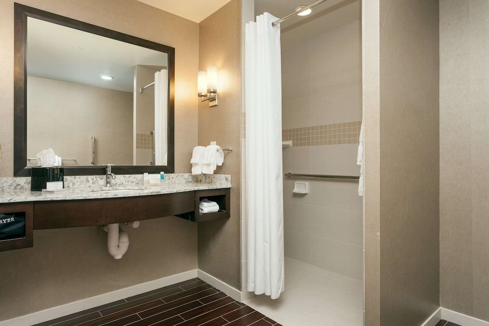 undefined Hilton Garden Inn Seattle Downtown 6