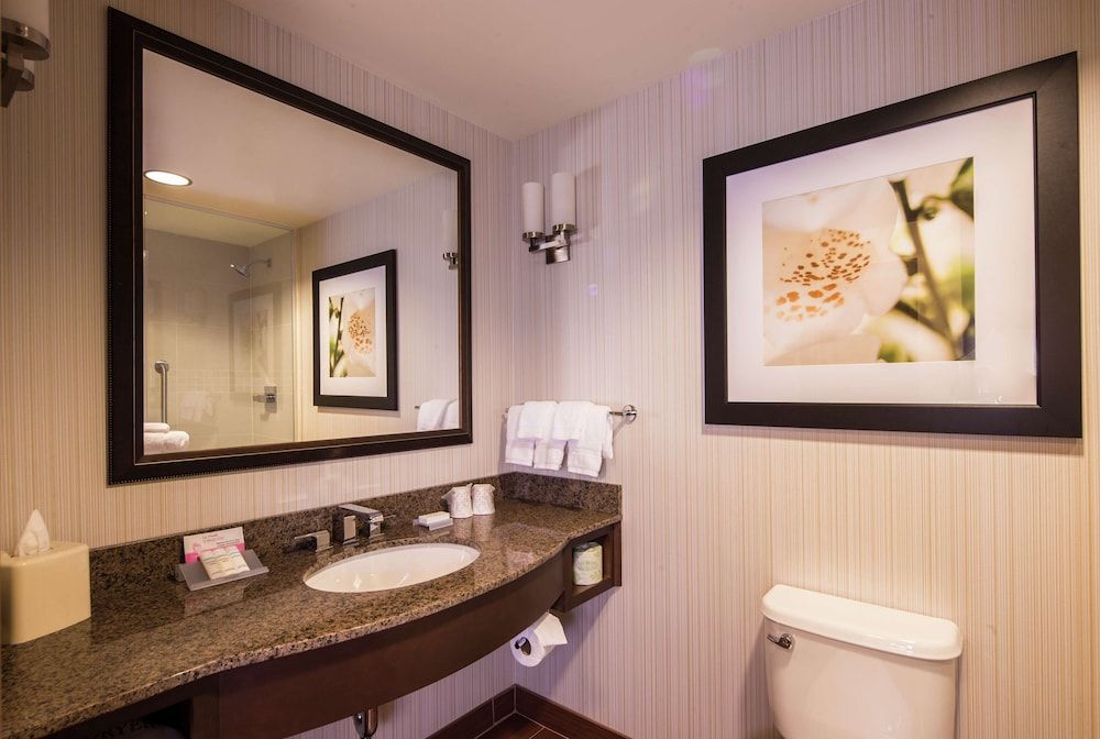Room, 2 Queen Beds, Non Smoking (Drinks & Snacks)