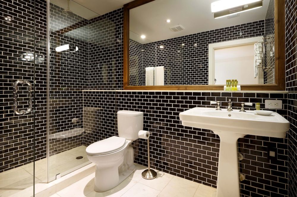 Eurostars Langford Deluxe Room 4