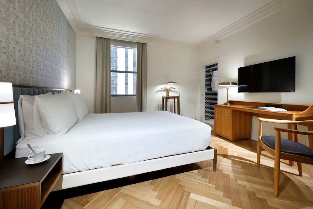 Eurostars Langford Deluxe Room 2