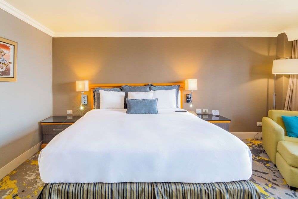 Hotel Lucerna Ciudad Juarez Deluxe Room, 1 King Bed, Balcony 2