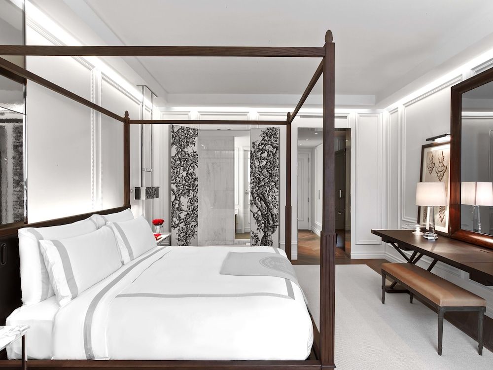 Classic Room, 1 King Bed (Grand)