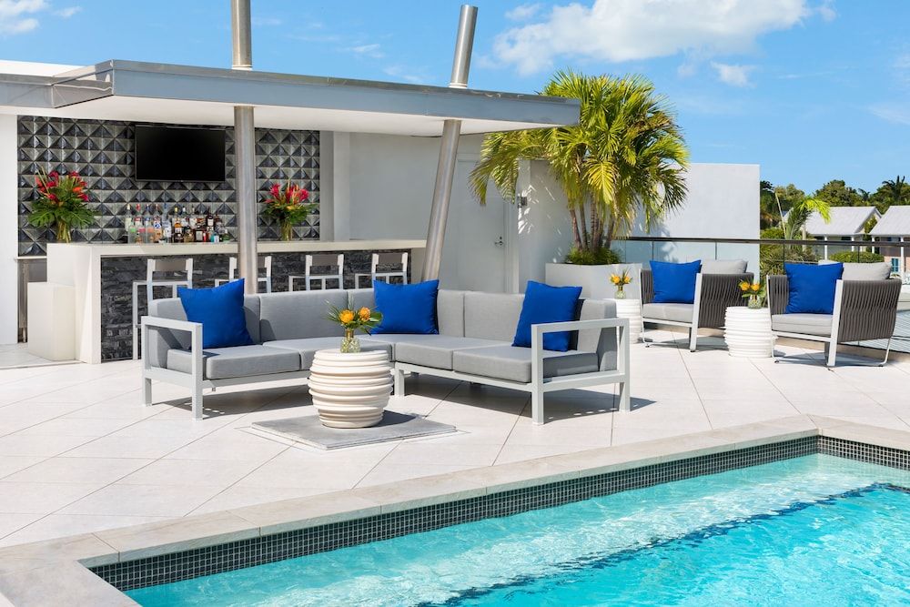 Pool Side Bar