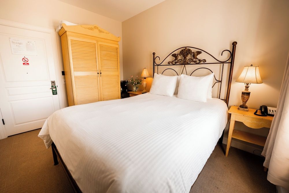 Hotel Sausalito Queen Standard 214 2