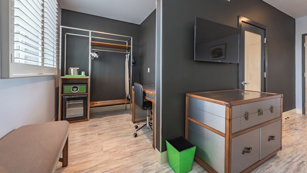 Lexen Hotel North Hollywood Preferred Room, 2 Queen Beds Accessible 5