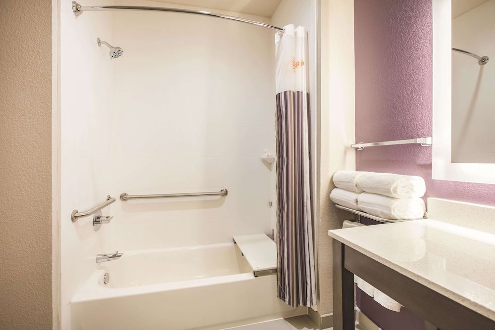 Room, 2 Queen Beds, Accessible, Non Smoking (Tub with Grab Bars)