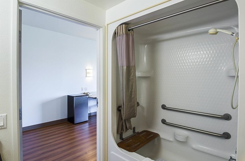 Motel 6 Wheatland, WY Standard Room, 2 Double Beds, Non Smoking 11