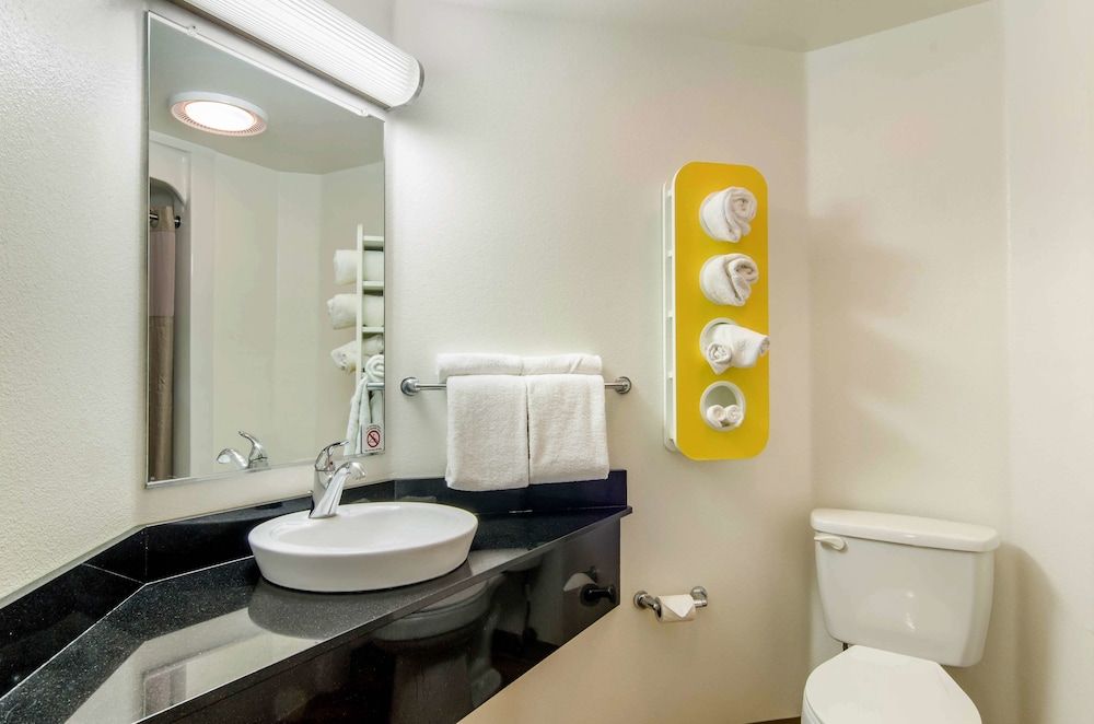 Motel 6 Wheatland, WY Standard Room, 2 Double Beds, Non Smoking 13