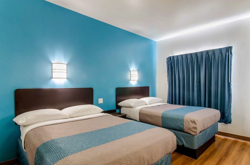 Motel 6 Wheatland, WY Standard Room, 2 Double Beds, Non Smoking 6