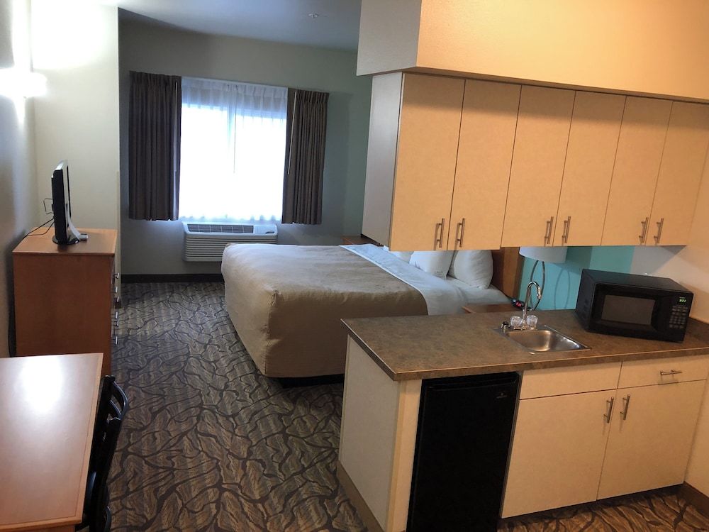 Aspen Hotel Soldotna Deluxe Room, 1 King Bed 7