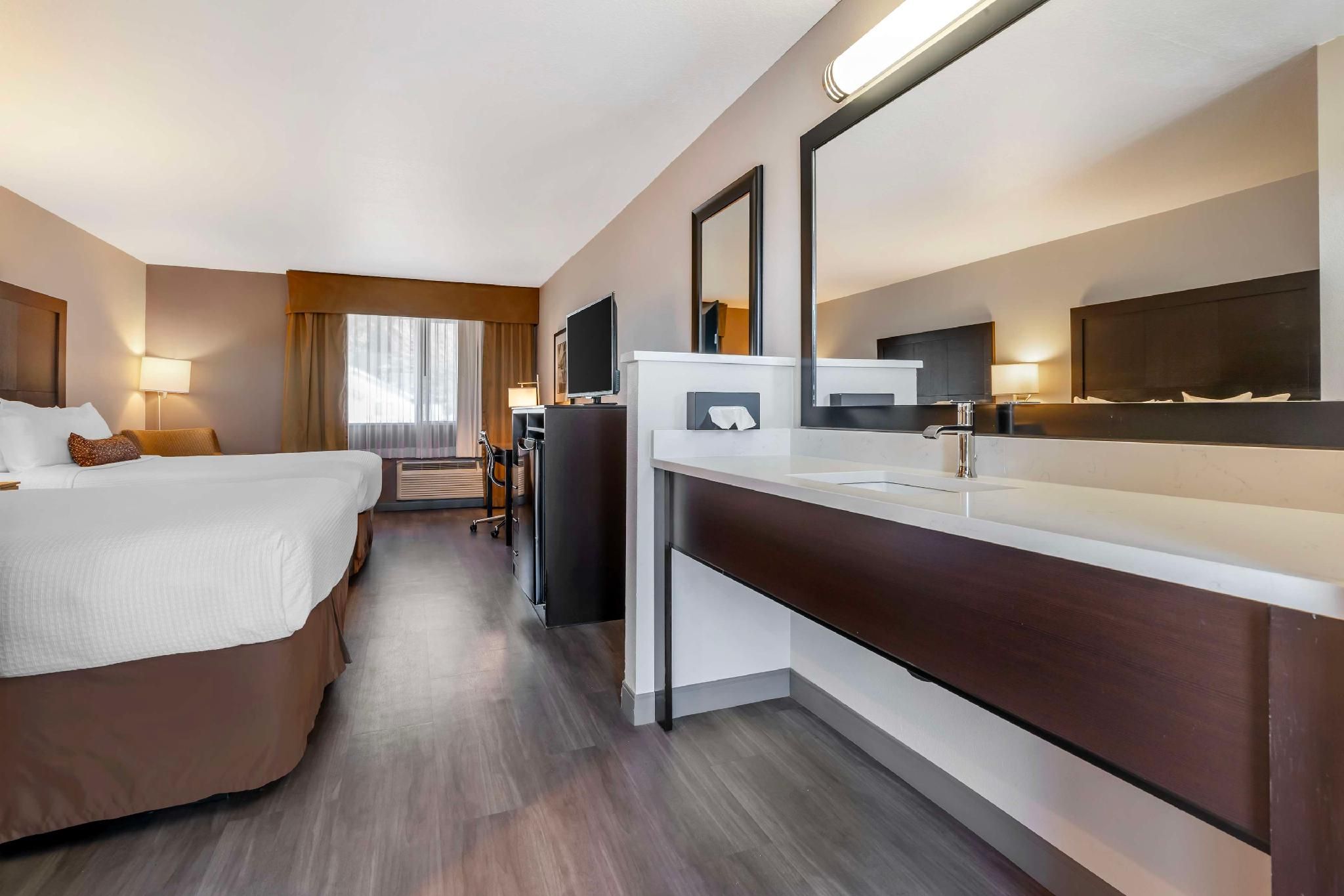 2 Queen Beds, NonSmoking, Pet Friendly Room