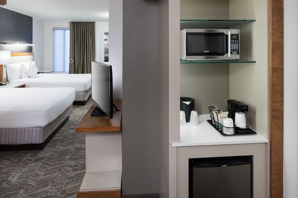 Studio, Multiple Beds, Non Smoking (Mobility/Hearing Accessible, Tub)