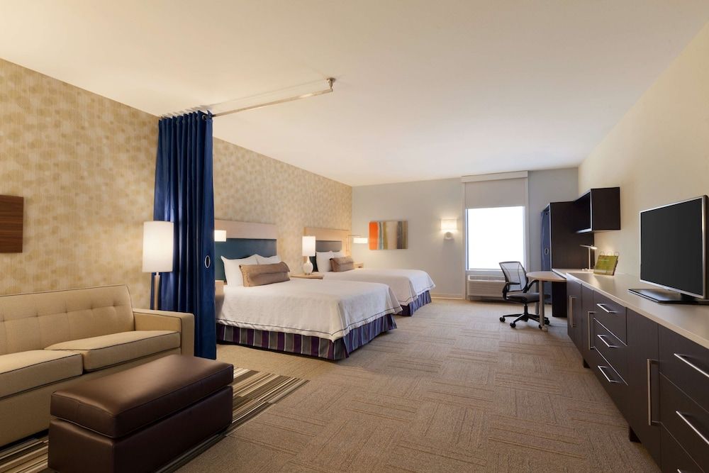 Studio, 2 Queen Beds, Accessible, Bathtub