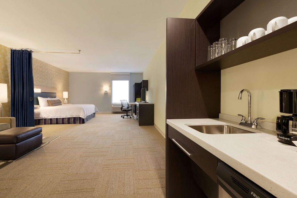 Studio, 1 King Bed, Accessible, Bathtub (Mobility & Hearing)