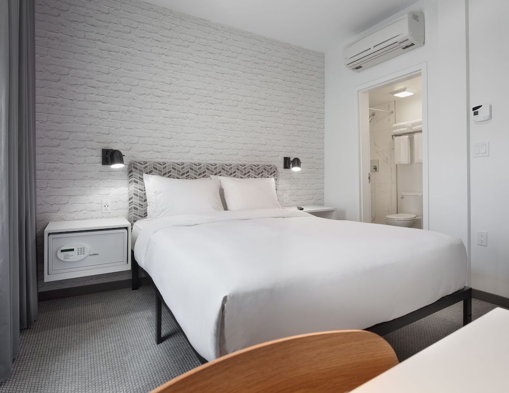 Room, 2 Queen Beds (Connector HiveQueen 5FL)