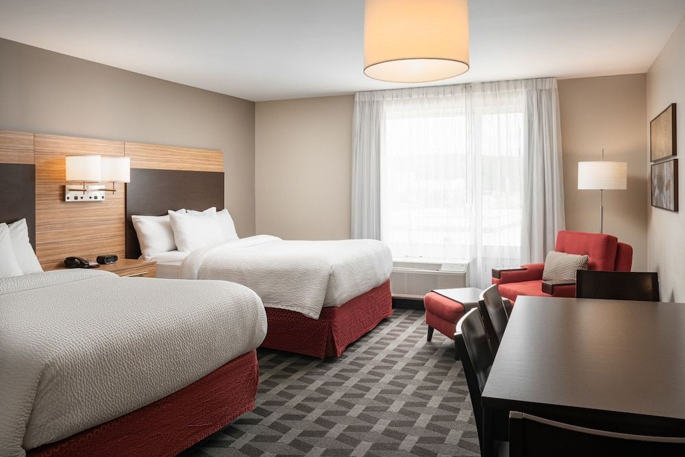 Studio, 2 Queen Beds (Mobility Accessible, Roll-in Shower)
