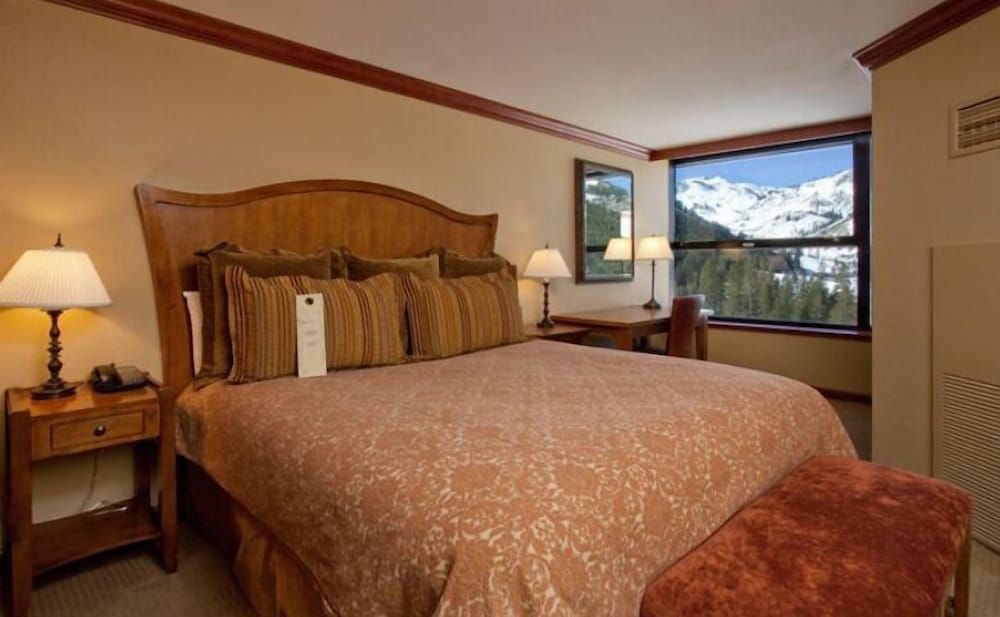 Condo, 2 Bedrooms
