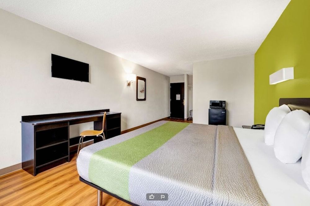 Deluxe Room, 1 King Bed, Non Smoking, Refrigerator & Microwave