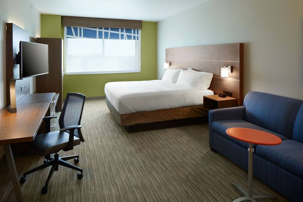 Suite, 1 King Bed, Accessible Bathtub (Mobility)