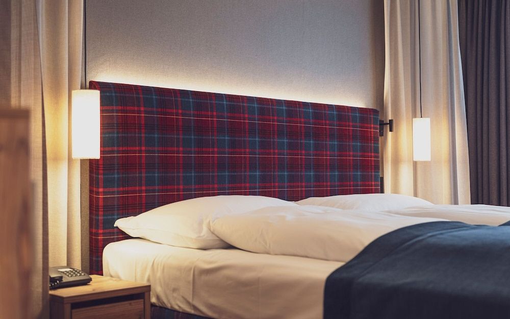 Mountain Plaza Hotel Senior Suite 2