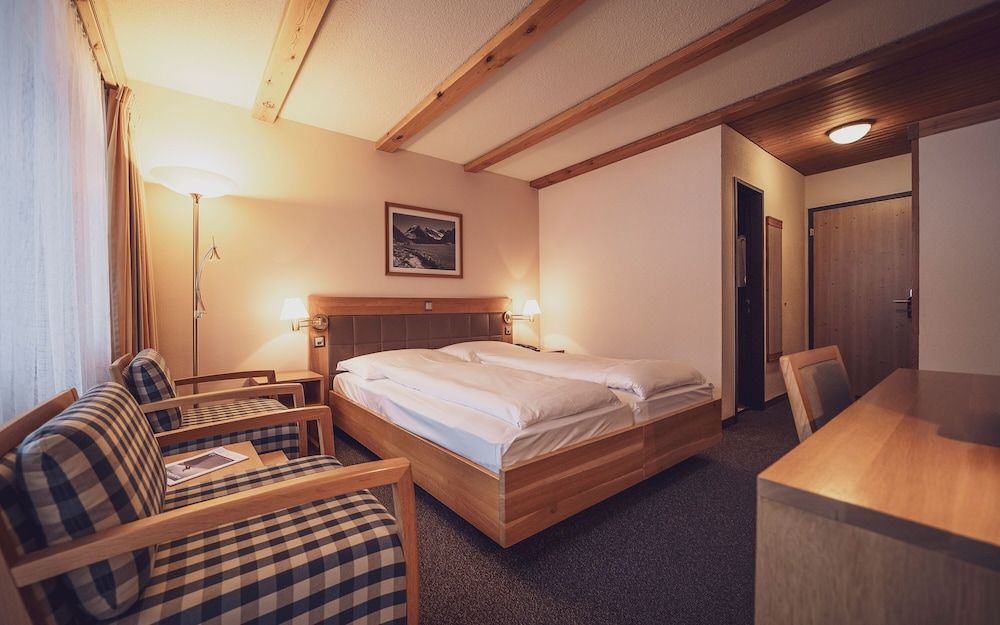 Mountain Plaza Hotel Classic Double Room