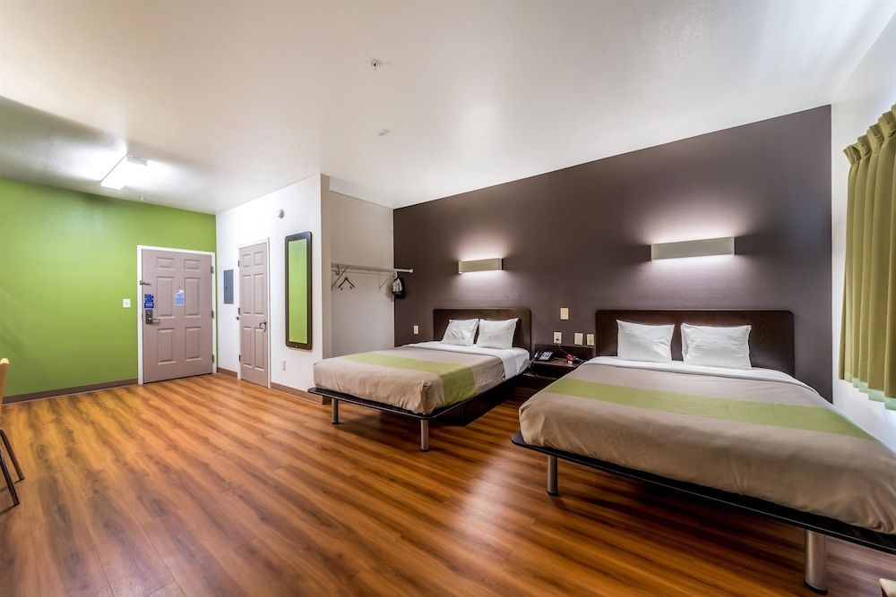 Room, 2 Queen Beds, Non Smoking