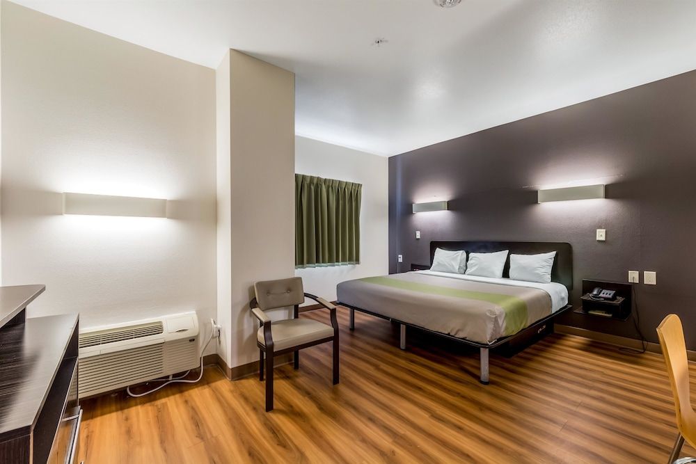 Suite, 1 King Bed, Non Smoking