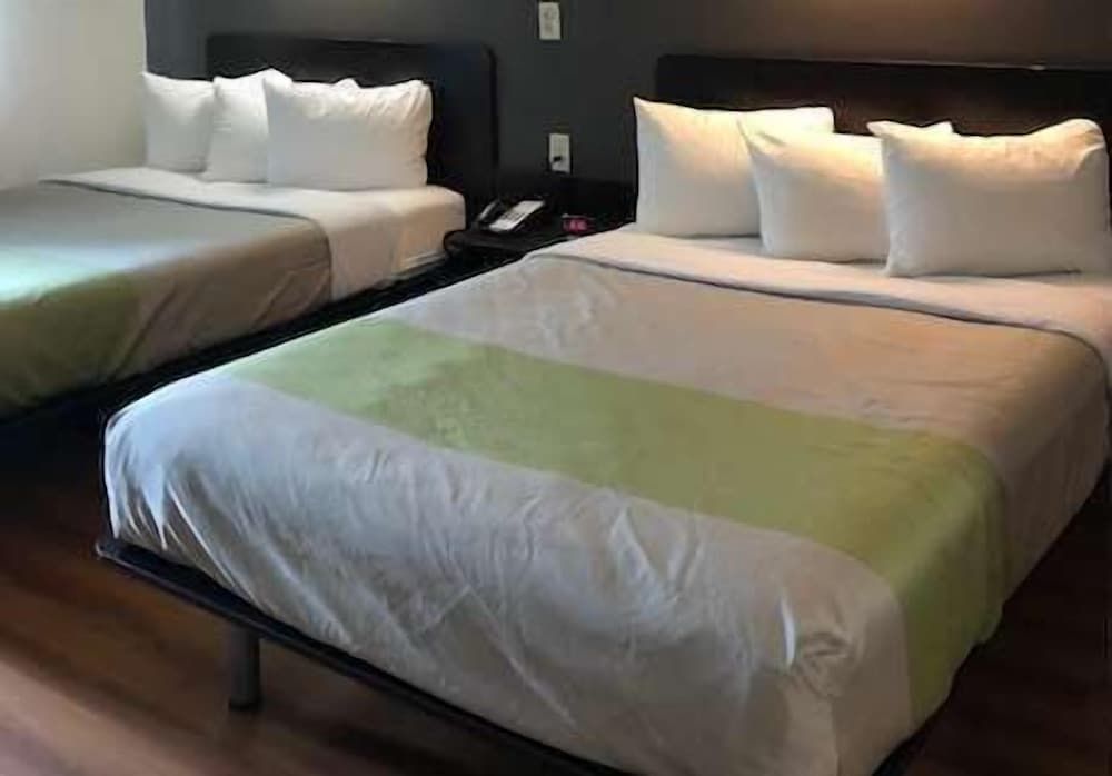 Room, 2 Queen Beds, Non Smoking