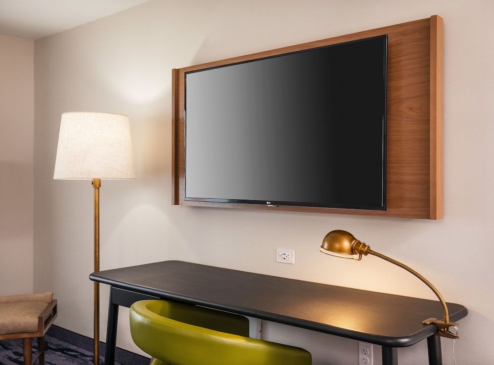 Room, 1 King Bed (Hearing Accessible)
